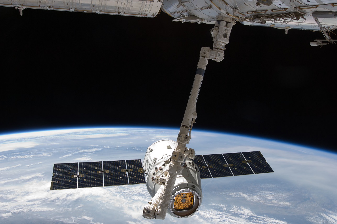 SpaceX Dragon SunPower solar panels